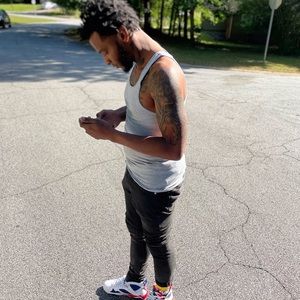 Meet your Posher, Omari